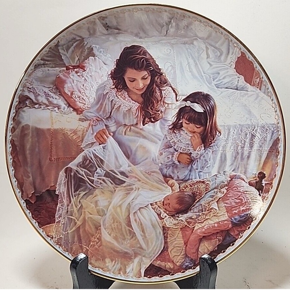 “Dear to the Heart” Sandra Kuck Mothers Day Collection Plate mother baby Reco 9”